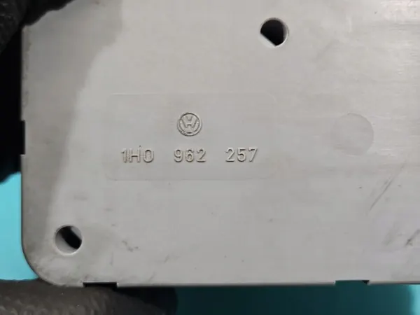 Bomba de bloqueio central OEM 1H0962257 para VW Golf III image 3