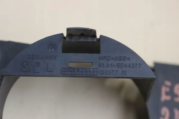 BMW Halogeenikiinnike OEM 8044377 Vasen Puoli image 4