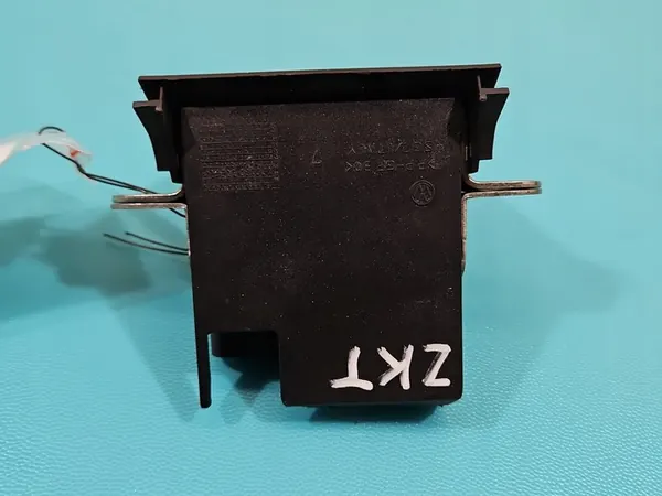 Baklås 5P0827505F Seat Altea 4Pin image 3