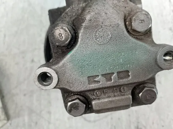 Bomba de direção assistida Mazda 2 (03-07) 1.4 HDI 2S6C3A696DD image 2