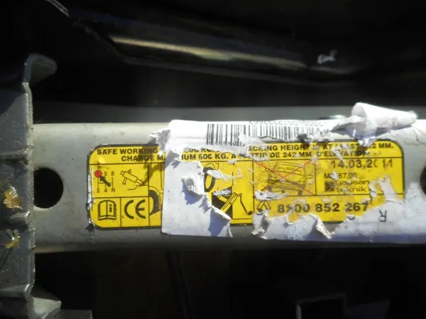 Clé de roue Renault Clio III OEM 8200852267 image 3