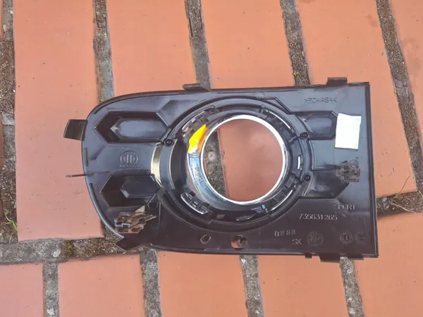 Griglia paraurti sinistra alogena Fiat 500S SPORT LIFT 2016- 735642245 image 2