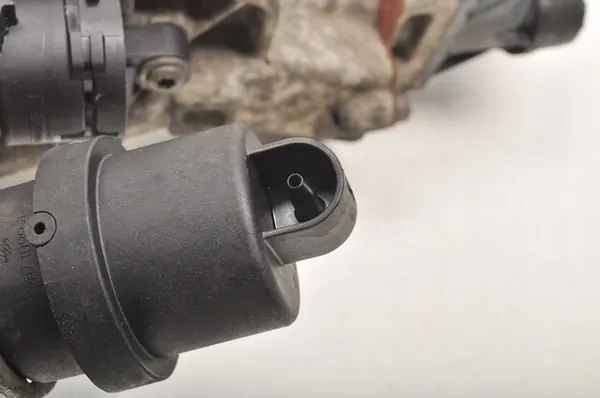 Opel EGR-venttiili 55566052 image 3