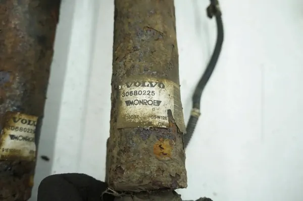 Hintere Stoßdämpfer Set OEM 30680225 Volvo image 3