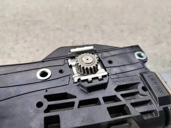 Moteur de toit ouvrant OEM 8G3111 pour Mitsubishi Eclipse Cross image 3