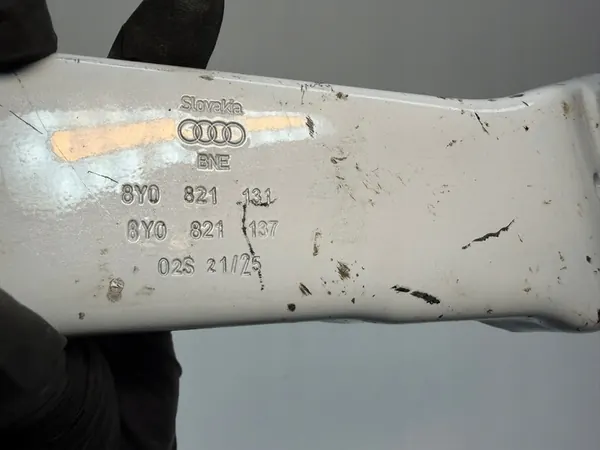 AUDI A3 8Y Fäste för vänster framskärm 8Y0821131 image 5