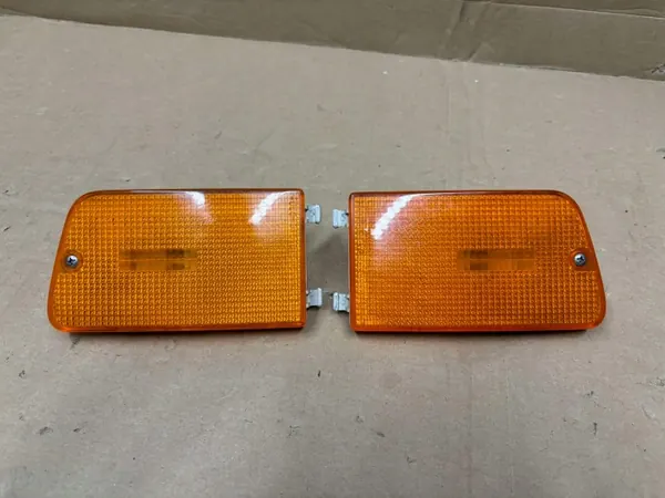Porsche 964 sivumerkkivalo OEM 96463141100/41200 image 2