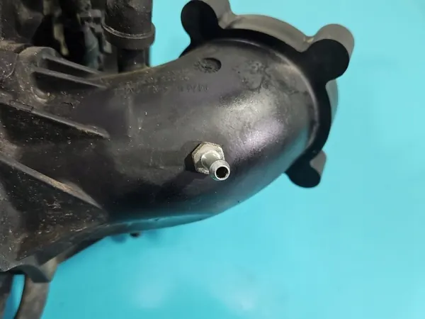 Coletor de admissão Opel Astra III H 1.6 16V image 6