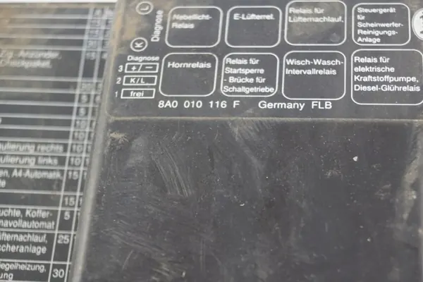Relä-säkringslock OEM 8A1941801 Audi 80 B4 image 5