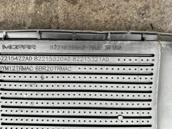 Kumimatot Dodge RAM V Crew Cab 19- image 5