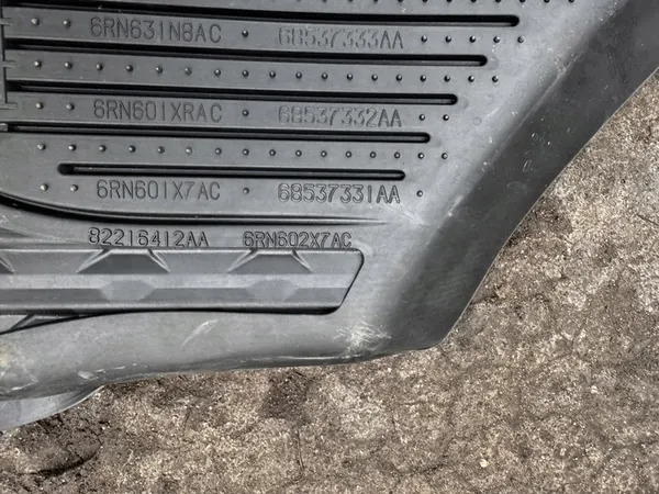 Kumimatot Dodge RAM V Crew Cab 19- image 6