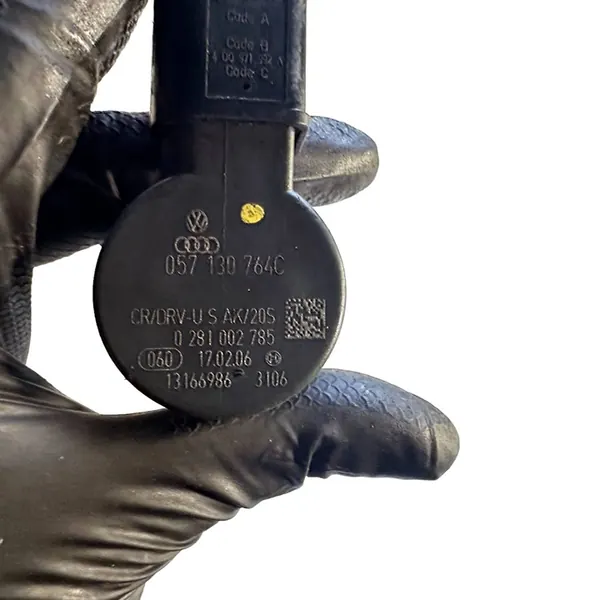 Audi A4 S4 B7 2007 Kraftstoffschiene image 5