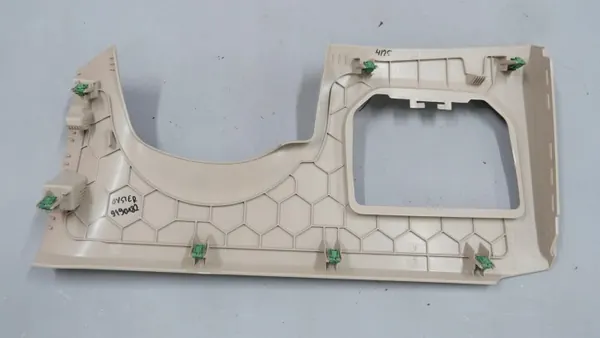 BMW F44 Habillage Console Bas Gauche Oyster OEM 6823174 image 3