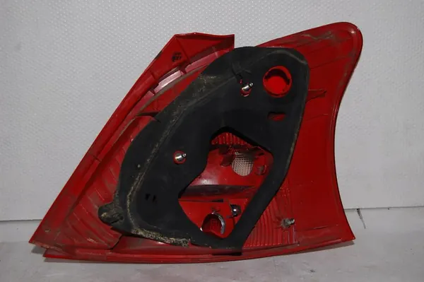 TOYOTA YARIS 2 P9 LIFT 2009-2011 LUZ TRASERA DERECHA 81561-0D110 image 2