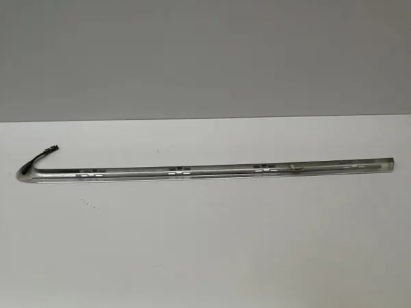 Audi OE 8K9853345L Heckscheibenleiste linke Seite image 4