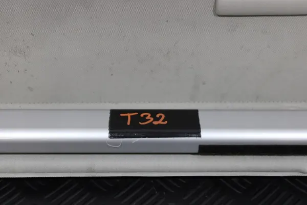 Rideau de Coffre Nissan X-Trail T32 Pièce OEM image 4