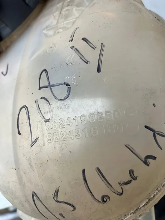 Watertankbuis Peugeot 208 II image 5