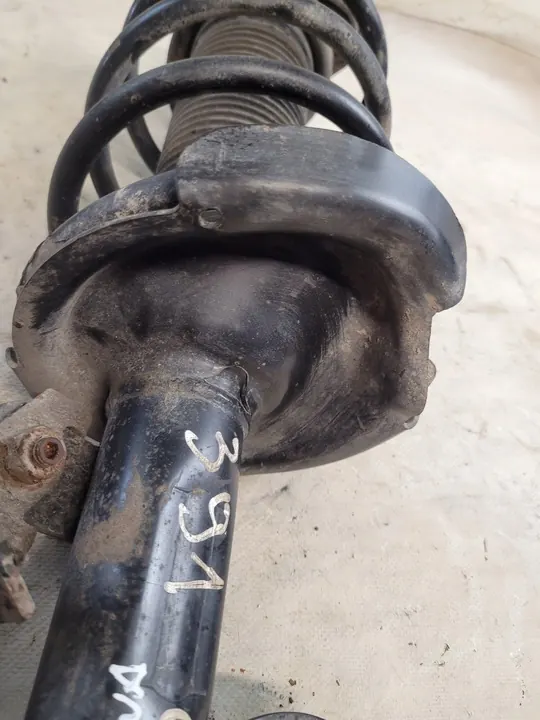 KYB Stötdämpare Mazda 3 Främre Höger image 2