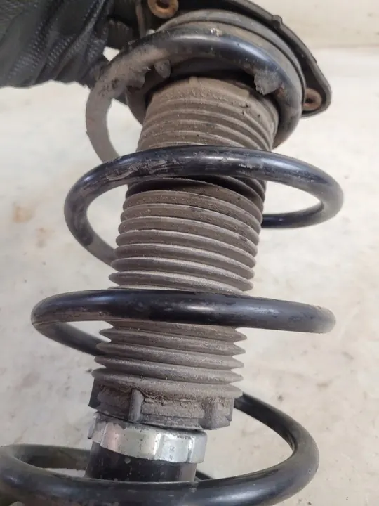 KYB Stötdämpare Mazda 3 Främre Höger image 7