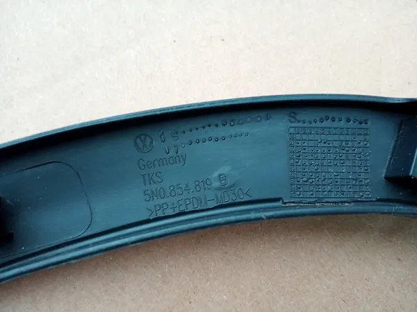 VW TIGUAN I Vasemman Takakaaren Verhoilu 2007- image 6