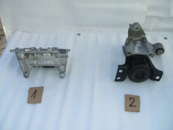 Nissan Pulsar 1.5dci Motorsteun OEM image 3