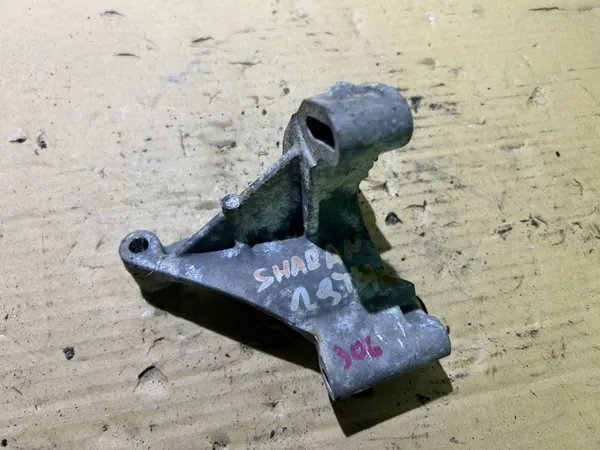 Support de pompe de direction OEM 028145531D VW Sharan image 2