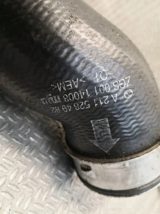 Mercedes-Benz E W211 Intercooler-Schlauch image 4