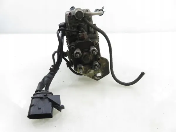 Inspuitpomp VW Golf IV 1.9 TDI OEM 038130107D image 5