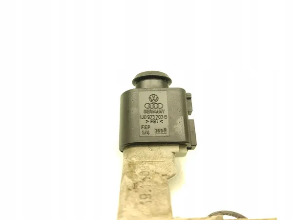 VW Golf Kampiakselin sijaintianturi 1.4 TSI 2010 OEM image 6