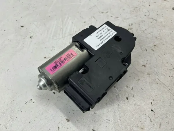 Moteur de toit ouvrant Buick Encore I OEM 50007069D image 3