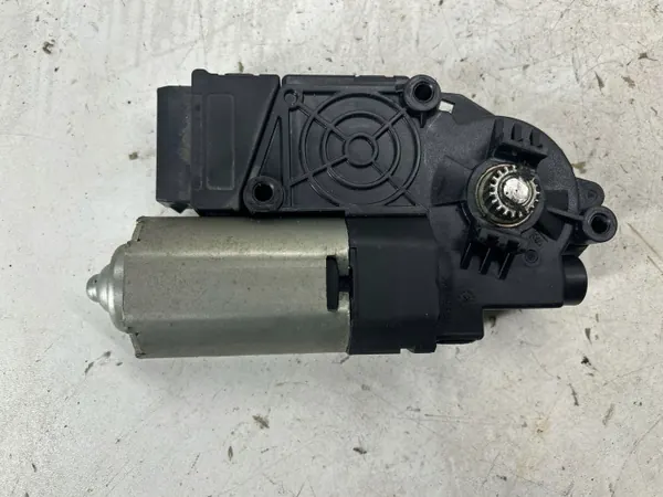 Moteur de toit ouvrant Buick Encore I OEM 50007069D image 4