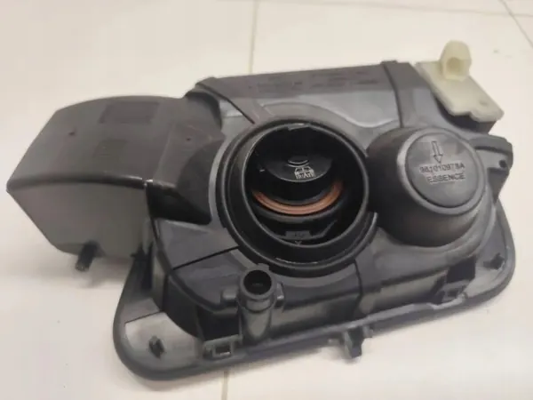 OEM 981010968A Kraftstoffklappe für Peugeot 2008 II 1.6L Diesel image 8