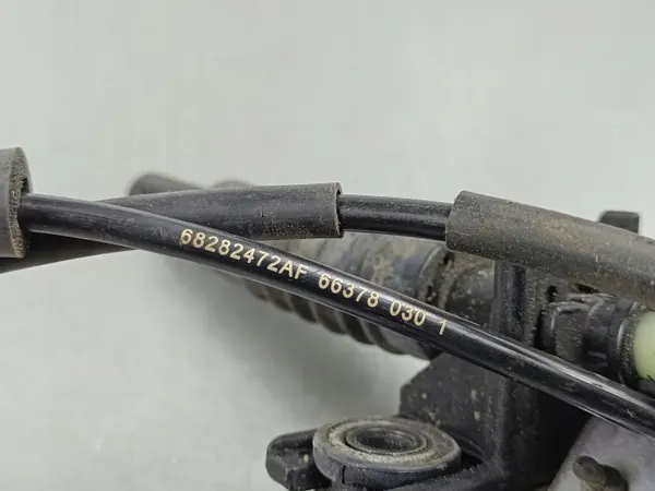 Enlace de cambios Jeep Wrangler OEM 68282472AF - Usado image 5