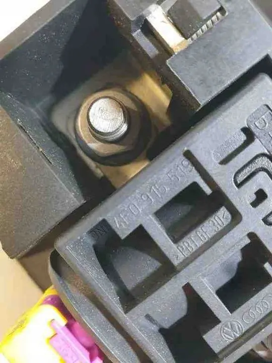 Acc fuse AUDI A6 AVANT 2.7L diesel 2008 OEM 8P0937548 image 6