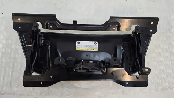 Tomada de carga Nissan LEAF II OEM 9890 - Usado image 3