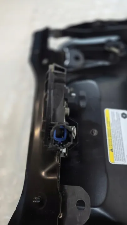 Tomada de carga Nissan LEAF II OEM 9890 - Usado image 4