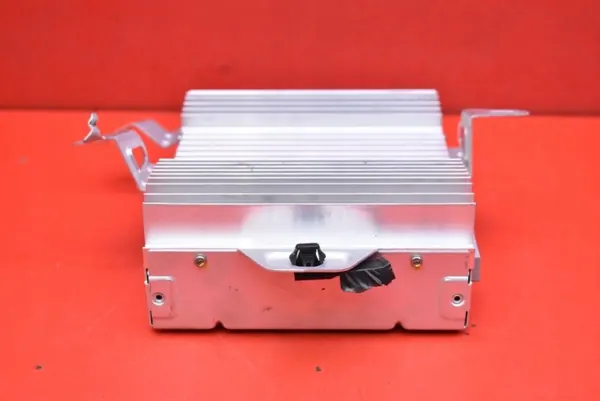 Amplificateur radio Tesla OEM 1507152-01-B pour Model Y image 4