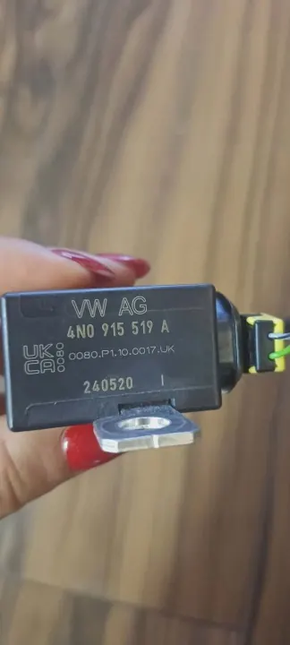 VW Akun Pyrotekninen Sulake OEM 4N0915519A image 4