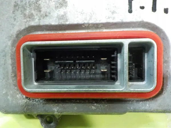 Xenon-förkoppling OEM 8E0941329A Höger Fram för Audi TT image 3