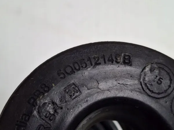 Audi Q3 83A Achtervering Veren OEM 5Q0511115NA image 4