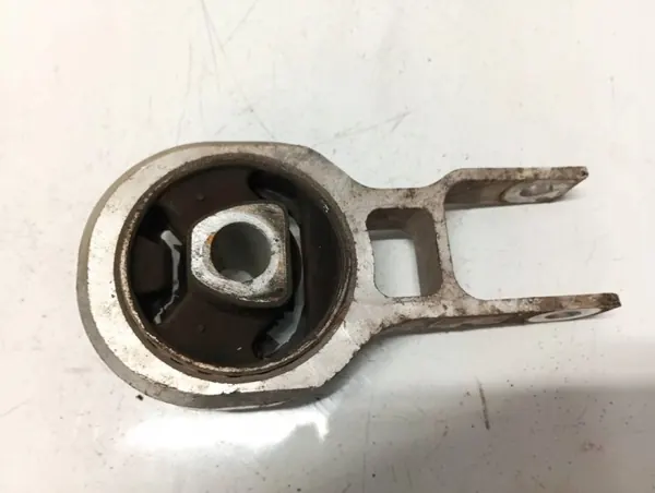 Fiat Tipo Moottorin ja vaihteiston tapit OEM 00520268390 image 3