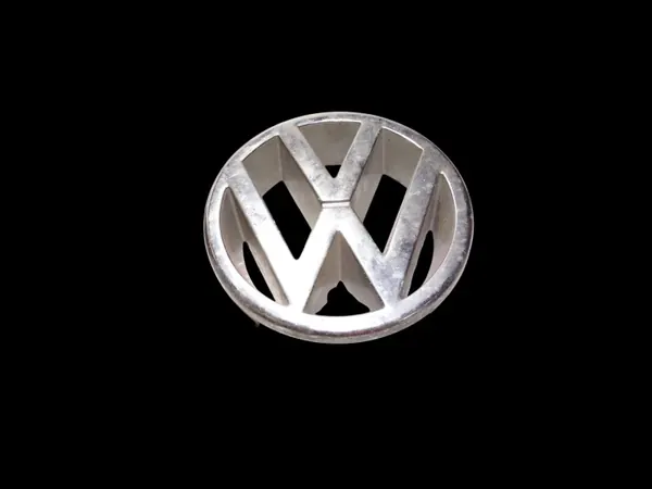 Badge de capot VW OEM 3A0853601 pour Transporter IV image 2