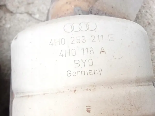 Silenciador Audi S8 D4 4.0 TFSI OEM 4H0253411F image 7