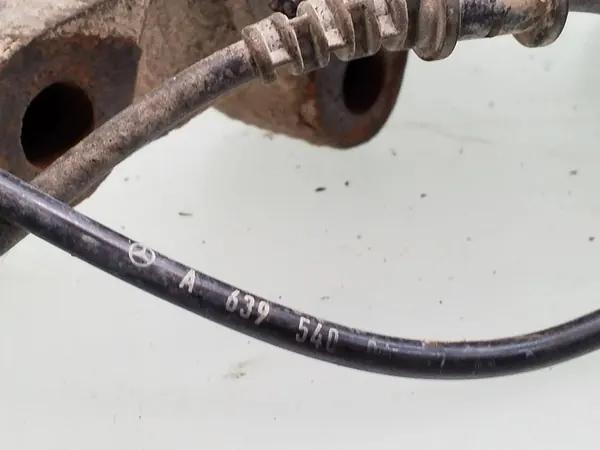 2004 Mercedes-Benz Vito Viano W639 Främre knuckle A6393320225 image 2