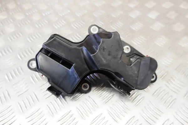 Peça motor Toyota OEM 1221115060 - Usada image 3