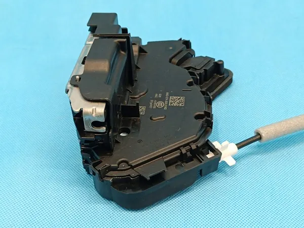 Bakre högra dörrlås SKODA KAROQ LIFT 2023 R OEM 5TA839016Q image 4