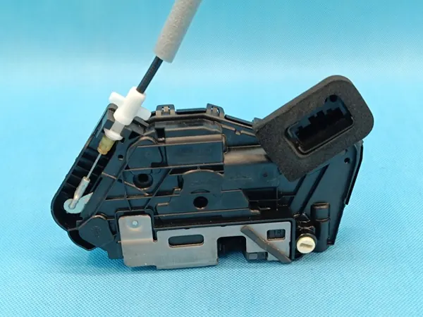 Bakre högra dörrlås SKODA KAROQ LIFT 2023 R OEM 5TA839016Q image 7