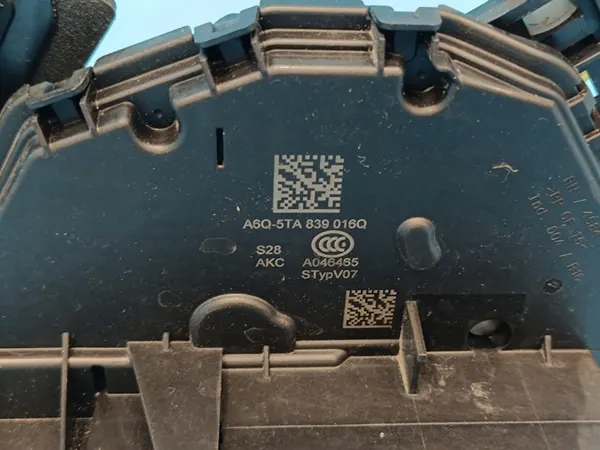 Bakre högra dörrlås SKODA KAROQ LIFT 2023 R OEM 5TA839016Q image 8