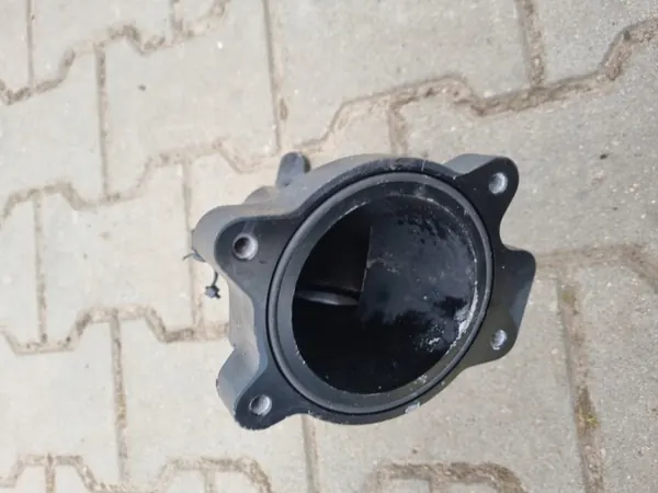 Codo de Colector de Admisión Volvo D11K - Usado image 3