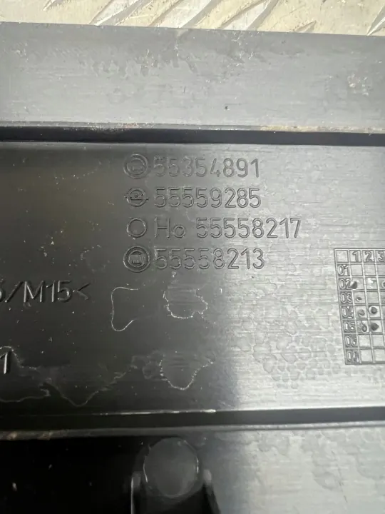 Escudo de tapa de bobina OEM 4B0833411A para Opel Astra H image 3